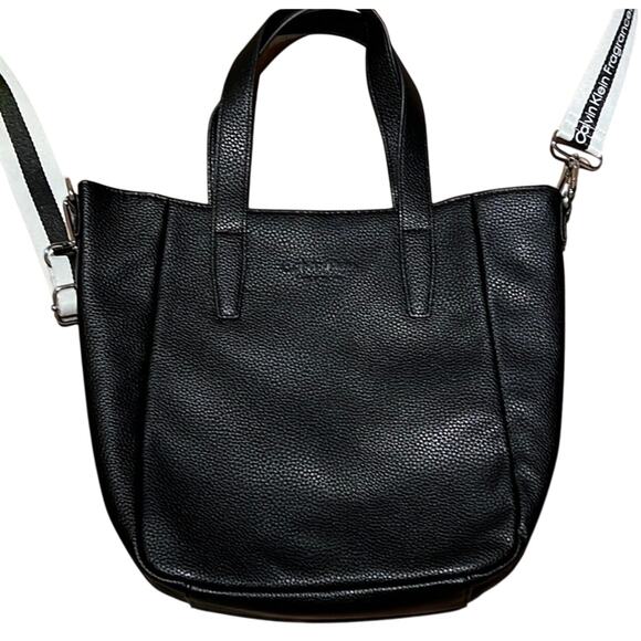 Celvin Klein Small Black tote With Sports Strap - Picture 14 of 15